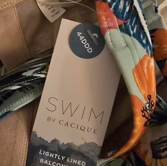 NWT Lane Bryant Tropical Floral Balconette Bathing Suit Top - Picture 2 of 3